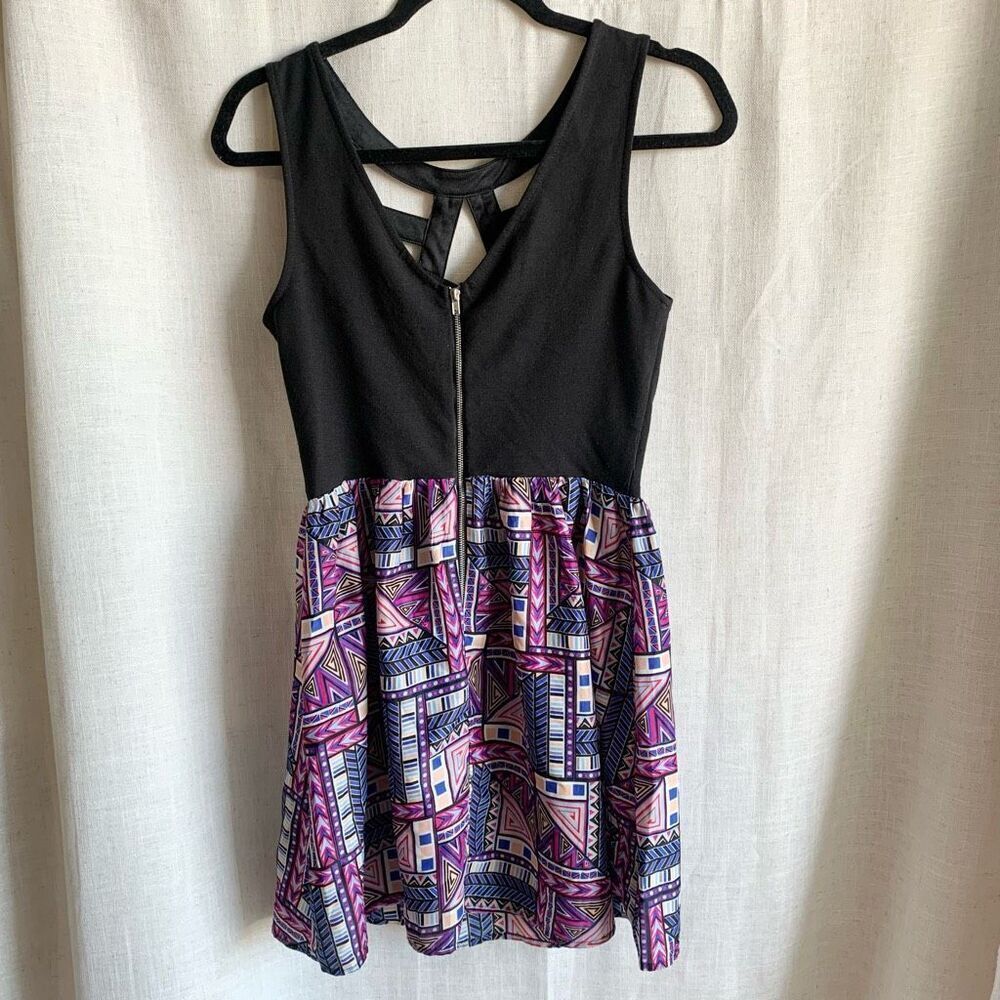 Charlotte Russe Dress Women's Medium Colorful Geometric Print Dress Front Cutout - Picture 4 of 13